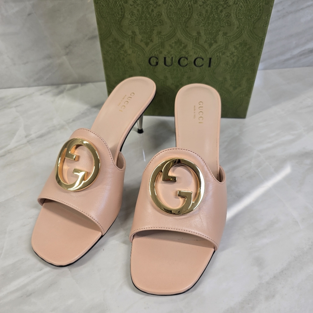 Gucci Blondie Blush Slide Sandals with Gold Logo - Picture 1 of 12